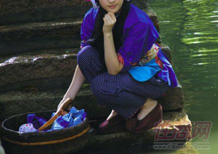 ���DƬ01