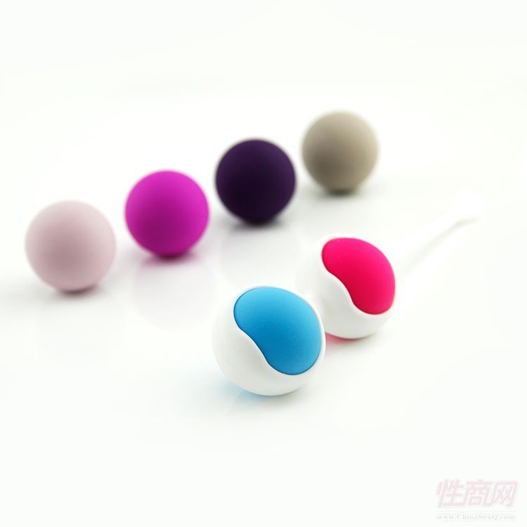 ���Ɔ��呟������z����Ů����˱�����Ʒ�S��ֱ�N(xi��o)