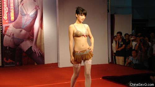 內(nèi)衣秀12