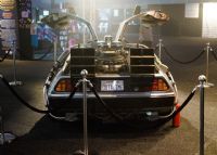 չ�^��(n��i)߀��������ɫ�ʵĵ����Delorean��܇