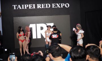 �ձ�����Ů��(y��u)���в������_�����˲��[�DƬ27