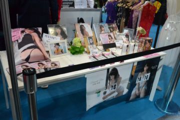 �ձ�����Ů��(y��u)���в������_�����˲��[�DƬ33